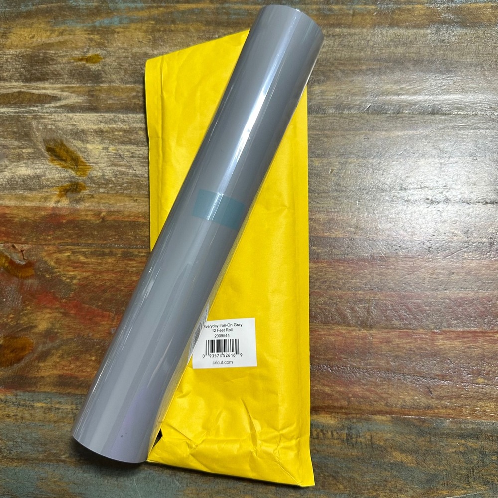 Cricut Everyday Iron-On Gray HTV Heat Transfer Vinyl 12ft Roll 2009544